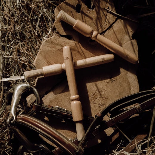 Borste f&ouml;r hovsalva i bambutr&auml;